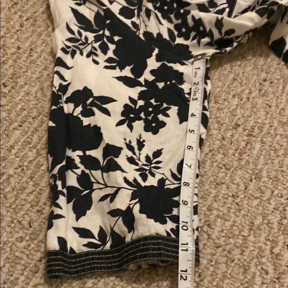 Lucy& Laurel NWOT Black& White Floral Pattern Top Sz 1x - Picture 9 of 13